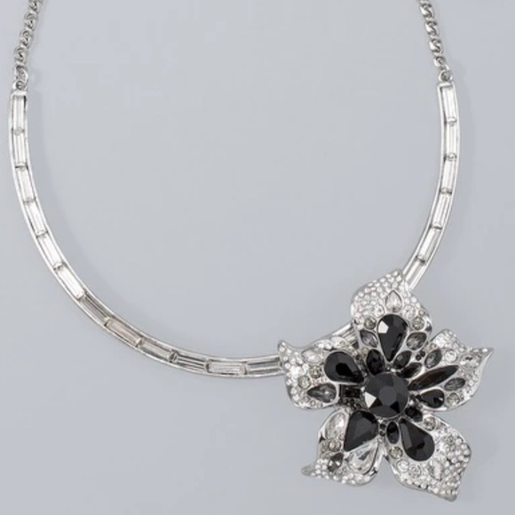 WHBM Single-Flower Statement Necklace - Picture 2 of 4